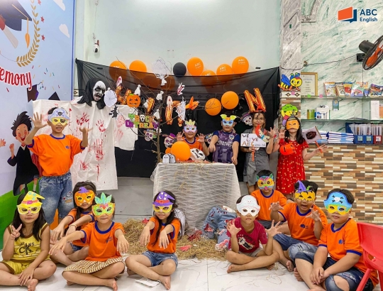 HALLOWEEN HÓA TRANG LUNG LINH - NÀO MÌNH CÙNG CHECK IN